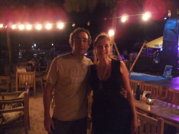 Jantar na praia de Palm Beach, em Aruba